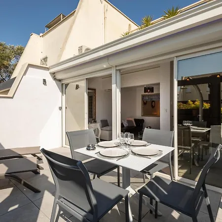 Delizzia - Terrasse - Parking - Port Nature - Village Naturiste *